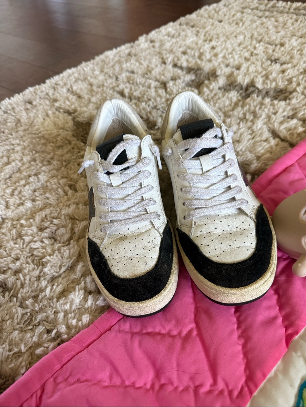 Vintage Havana White and Black Low-Top Sneakers